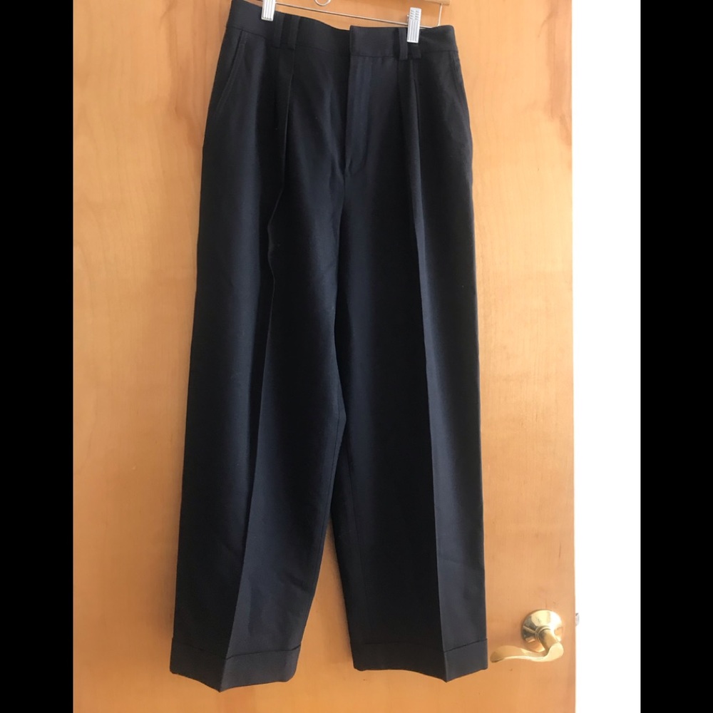 Club Monaco Wide Legs Pants. Size 4. Black